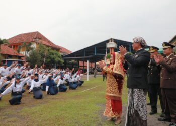Hari Guru, Pj Gubernur Jateng Luncurkan Ayo Rukun untuk Tekan Kekerasan di Sekolah
