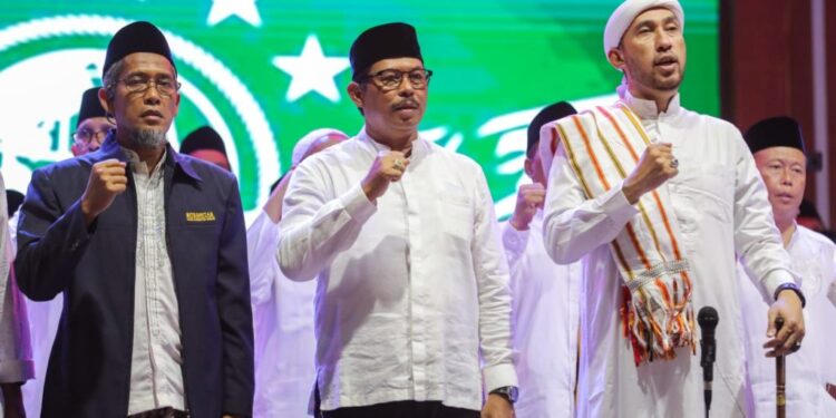 Berselawat di Demak, Pj Gubernur : Ini Bentuk Ikhtiar Lahir Batin demi Jateng Lebih Baik