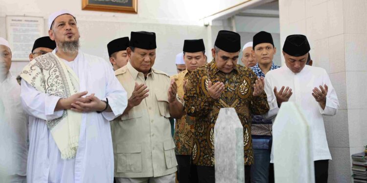 Prabowo hingga Muzani Ziarah ke Makam Habib Ali Kwitang
