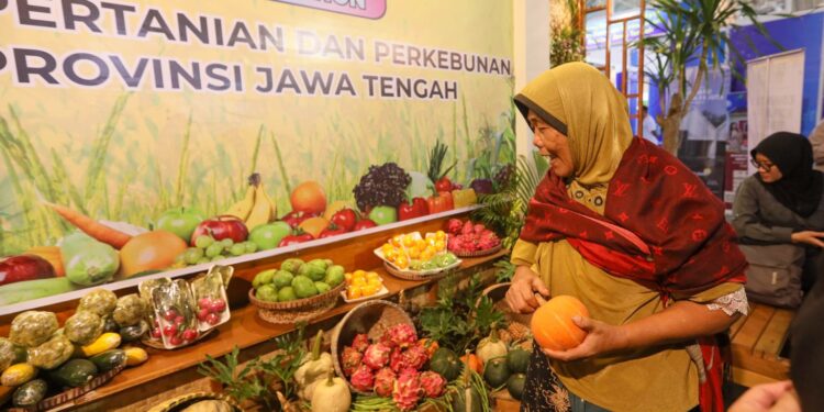 Aneka Kopi dan Buah Dijual Murah di Stan Distanbun Jateng Fair 2025